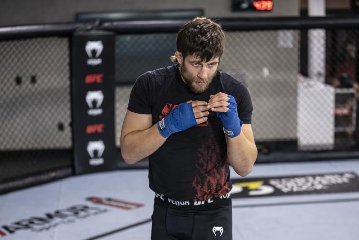 Andrew Sanchez training for UFC Vegas 40