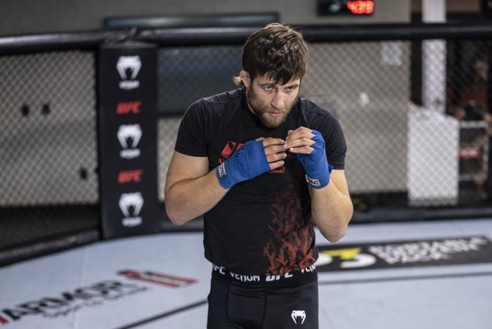 Andrew Sanchez training for UFC Vegas 40 