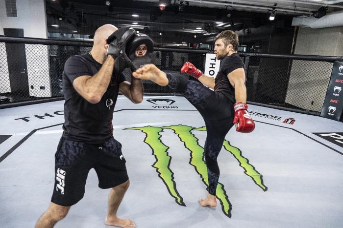 Andrew Sanchez training for UFC Vegas 40