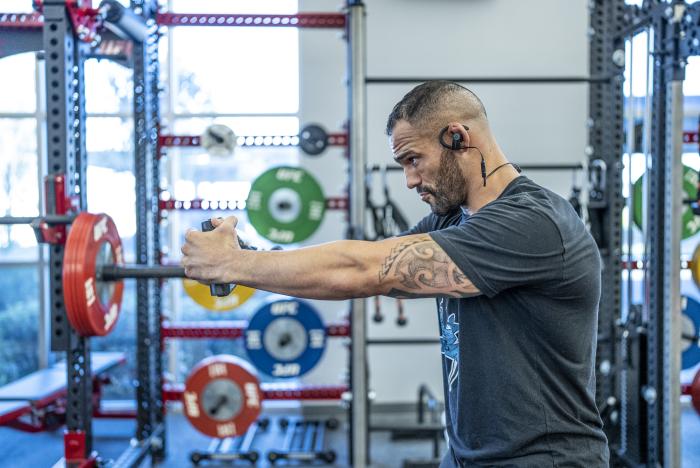 Santiago Ponzinibbio training for UFC 269