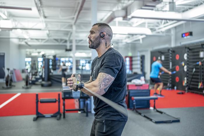 Santiago Ponzinibbio training for UFC 269