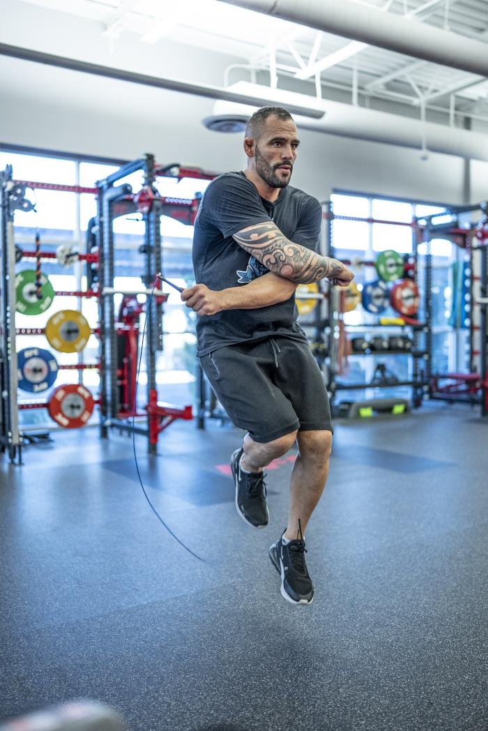 Santiago Ponzinibbio training for UFC 269