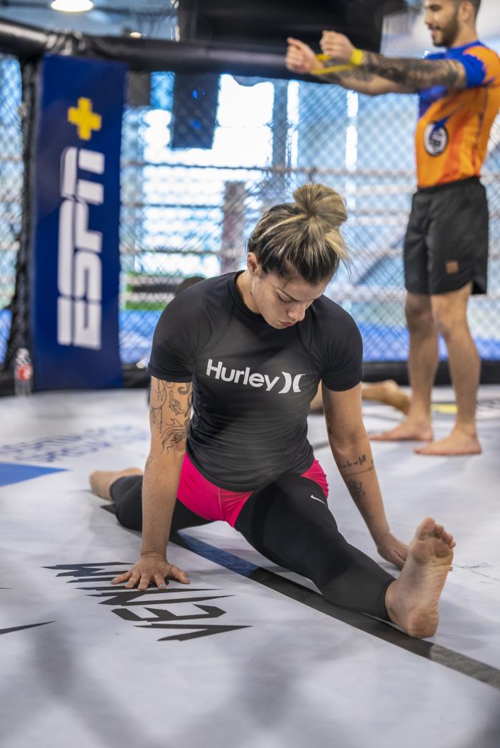 Luana Pinheiro training for UFC Vegas 43