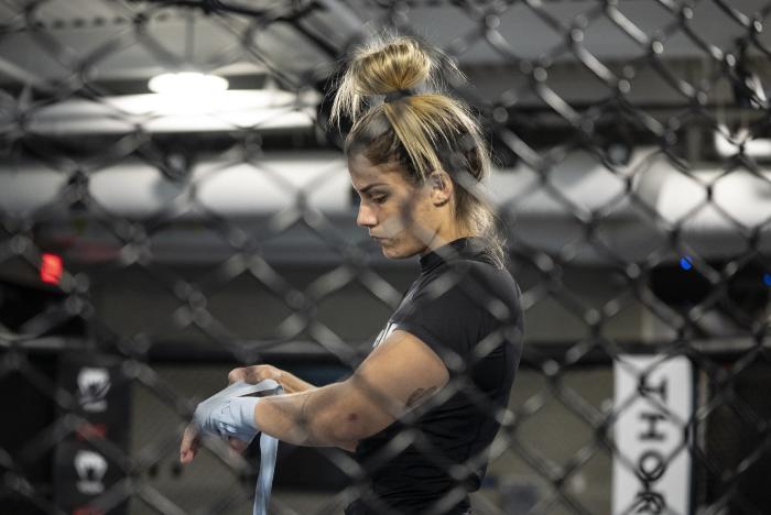 Luana Pinheiro training for UFC Vegas 43