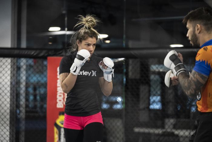 Luana Pinheiro training for UFC Vegas 43