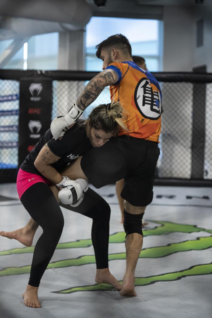 Luana Pinheiro training for UFC Vegas 43