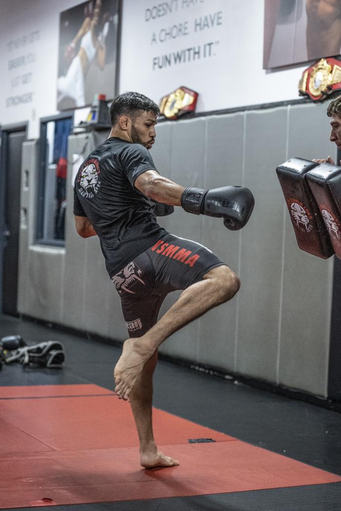 Julio Arce training for UFC Vegas 42