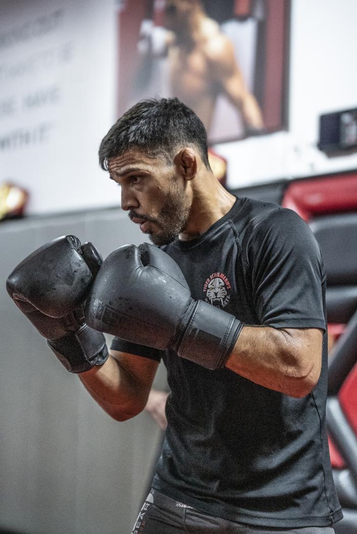 Julio Arce training for UFC Vegas 42