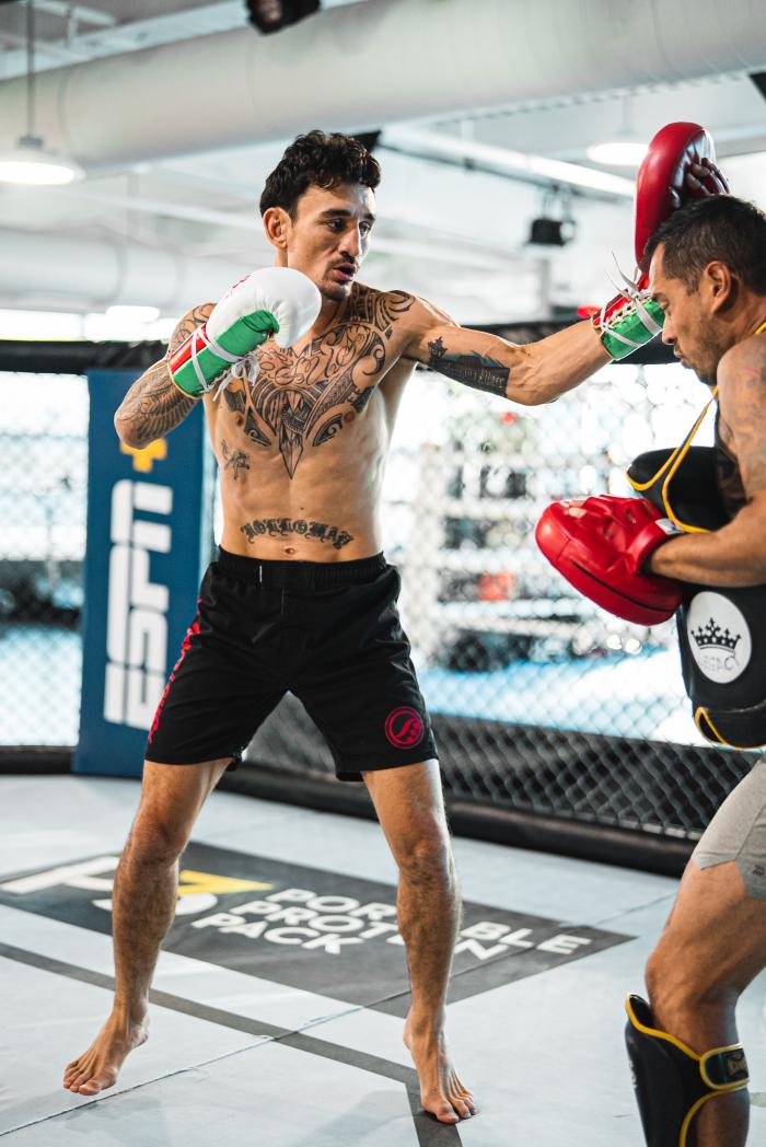 Max Holloway training for UFC Vegas 42