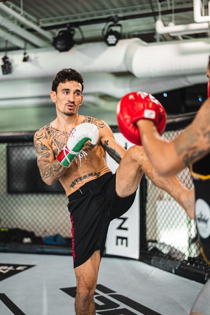 Max Holloway training for UFC Vegas 42