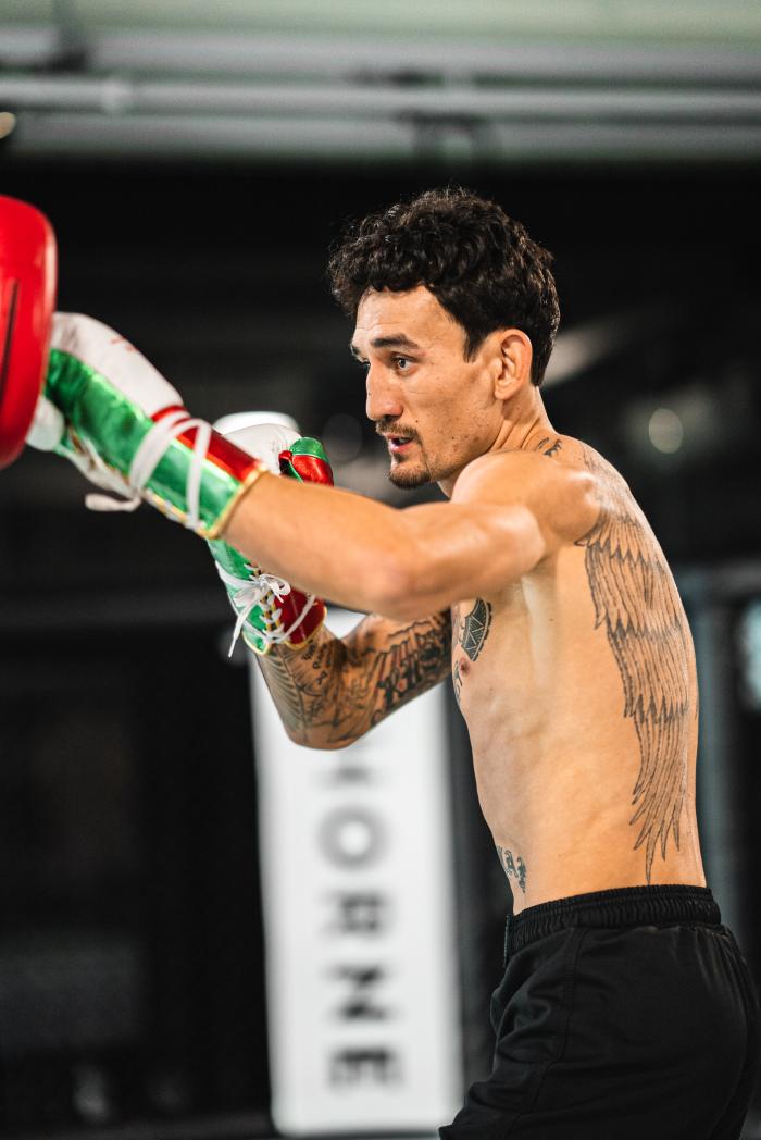 Max Holloway training for UFC Vegas 42