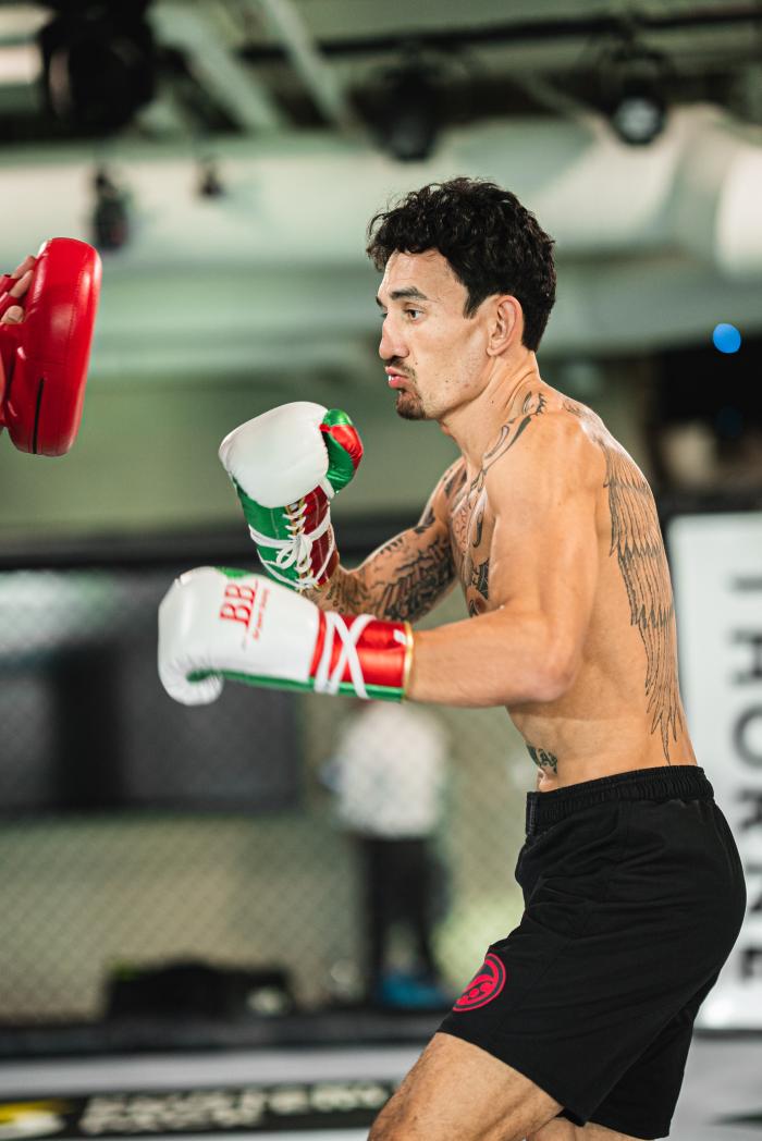 Max Holloway training for UFC Vegas 42