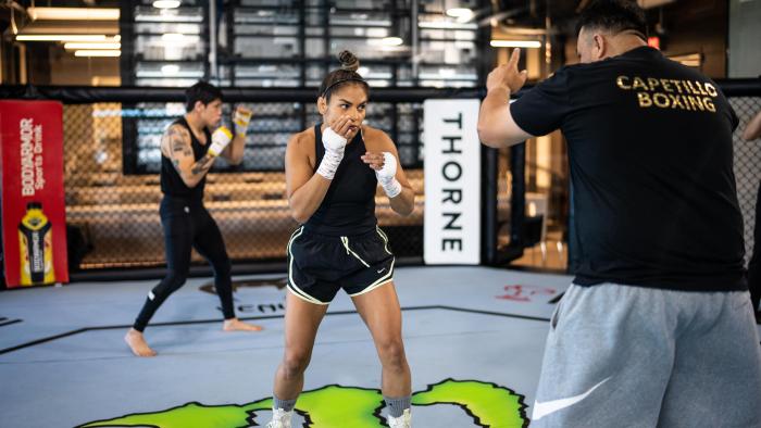 070722-ufcvegas58-calvillopics-gallery