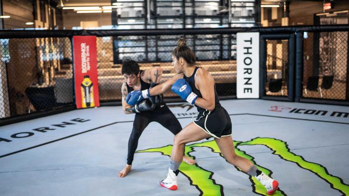 070722-ufcvegas58-calvillopics-gallery