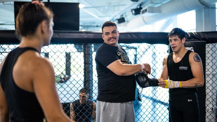 070722-ufcvegas58-calvillopics-gallery