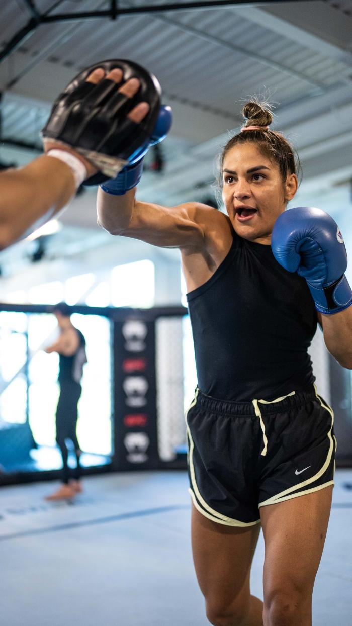 070722-ufcvegas58-calvillopics-gallery