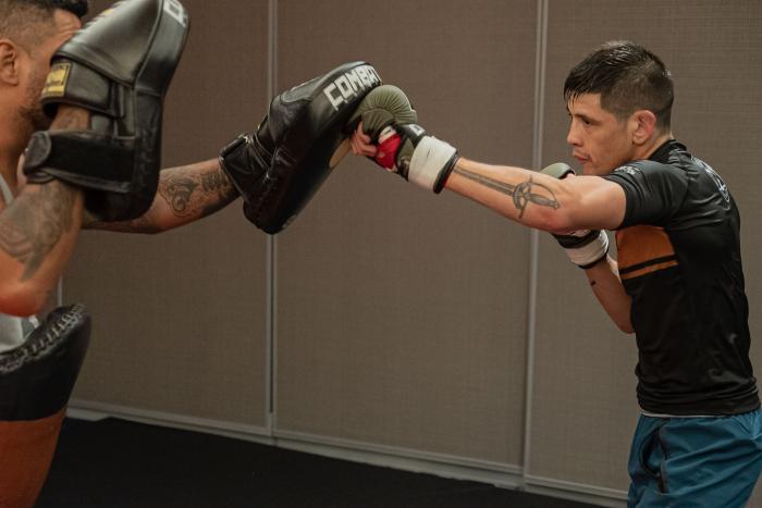 07/27/22 DALLAS, TEXAS - Brandon Moreno prepares in the host hotel for his flyweight interim championship bout against Kai Kara-France at UFC 277 on Saturday, July 30, 2022 in Dallas, Texas. (Photo by Roberto Ortuño)