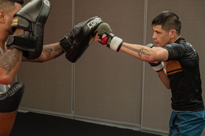 07/27/22 DALLAS, TEXAS - Brandon Moreno prepares in the host hotel for his flyweight interim championship bout against Kai Kara-France at UFC 277 on Saturday, July 30, 2022 in Dallas, Texas. (Photo by Roberto Ortuño) 