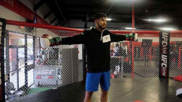 LAS VEGAS.- 5/7/2017 FUFC Feather weight Yair Rodriguez training at the Green Valley UFC Gym in Las Vegas for his fight at UFC 211. (Photo credit: Juan Cardenas)