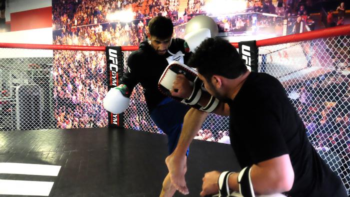 LAS VEGAS.- 5/7/2017 FUFC Feather weight Yair Rodriguez training at the Green Valley UFC Gym in Las Vegas for his fight at UFC 211. (Photo credit: Juan Cardenas)