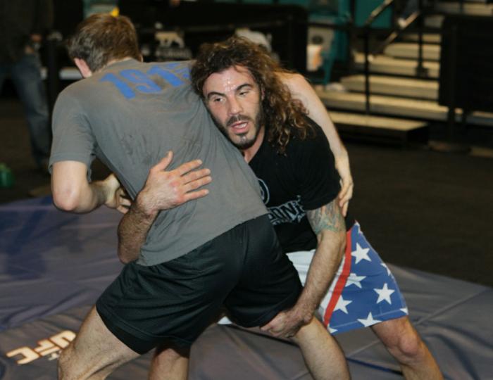 Clay Guida - The Carpenter (ou Carpinteiro), em alusão ao ofício anterior do norte-americano antes de se profissionalizar como lutador.