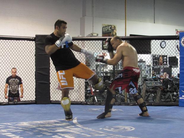 Brasileiro abriu seu local de treino em Las Vegas para o UFC Brasil