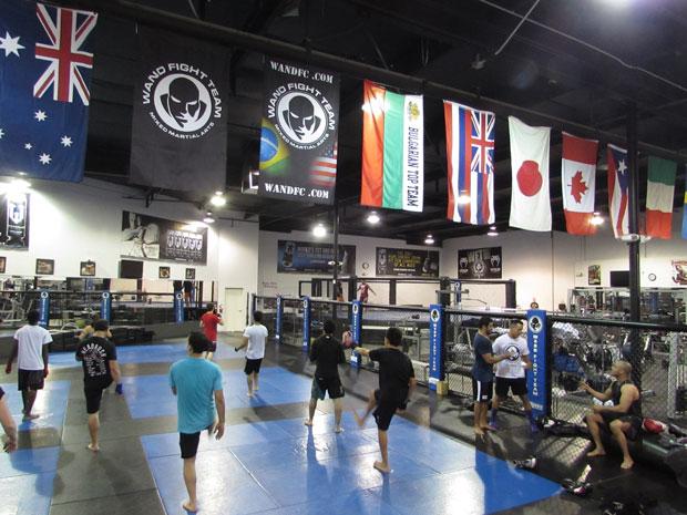 Brasileiro abriu seu local de treino em Las Vegas para o UFC Brasil