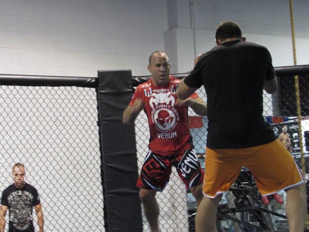 Brasileiro abriu seu local de treino em Las Vegas para o UFC Brasil