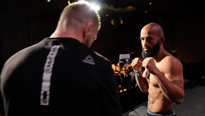 Tim Elliott faces Demetrious Johnson at the TUF Finale weigh ins
