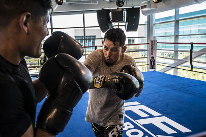 Las Vegas 5/1/18 - El peleador mexicano Martin Bravo y ganador de TUF Latinoamérica entrena en el UFC Performance Institute de las Vegas preparándose para su siguiente pelea en TUF Finale el 6 de Julio. (Crédito: Juan Cardenas)