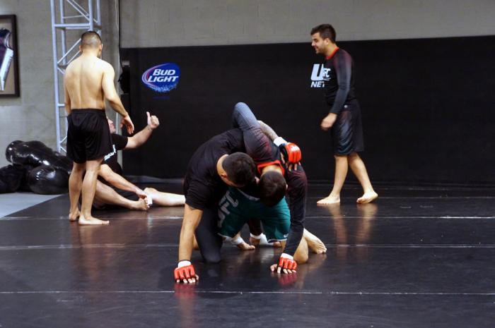 El trabajo en el piso ya es fundamental para todo peleador de MMA