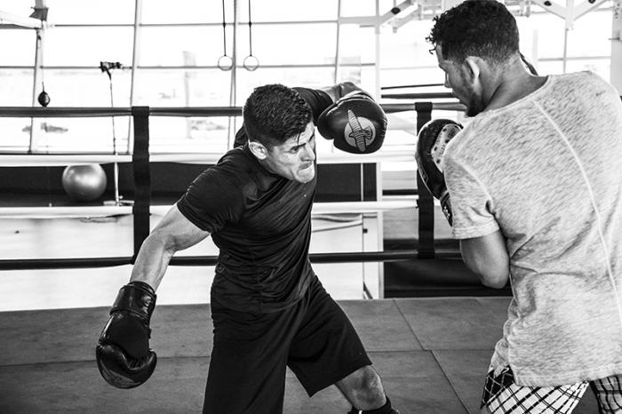 Las Vegas 5/1/18 - El peleador mexicano de UFC Hector Aldana se prepara con Martin Bravo en el UFC Performance Institute en las Vegas para su debut en UFC Singapore el 23 de Junio. (Credito: Juan Cardenas)