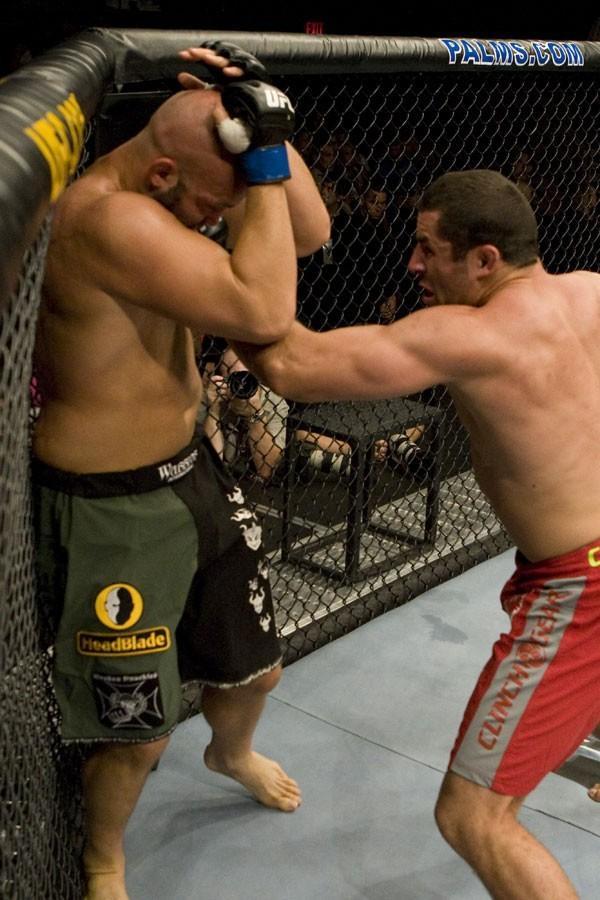 The Ultimate Fighter Finale Tomasz Drwal vs Mike Ciesnolevicz