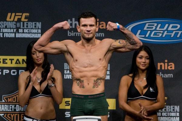 UFC 89 Weigh-In Jess Liaudin
