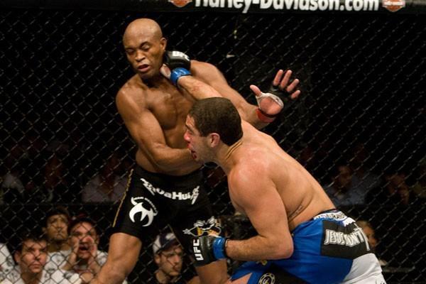 UFC 97 Anderson Silva vs Thales Leites