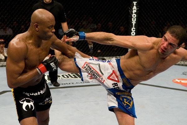 UFC 97 Anderson Silva vs Thales Leites