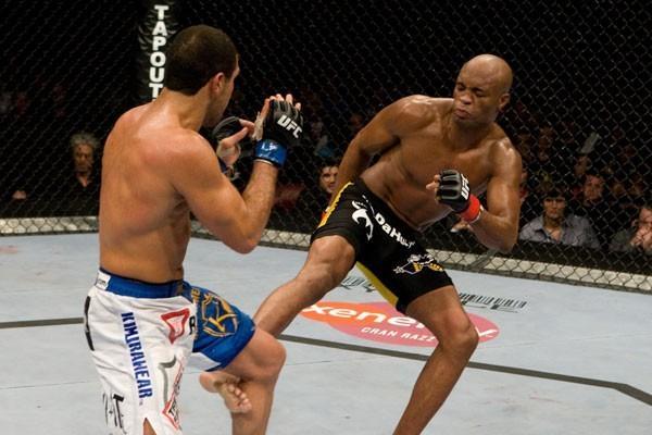 UFC 97 Anderson Silva vs Thales Leites