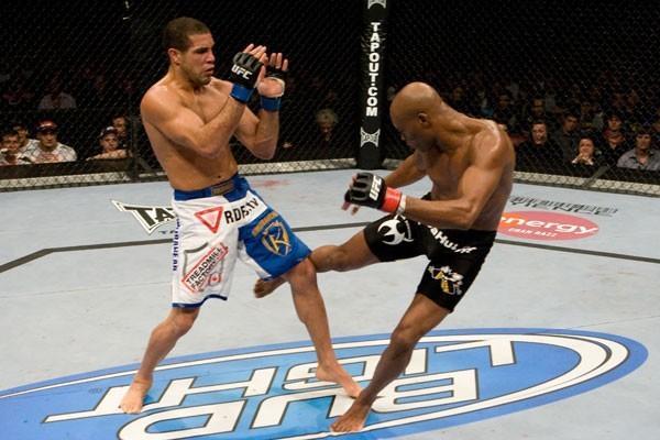 UFC 97 Anderson Silva vs Thales Leites