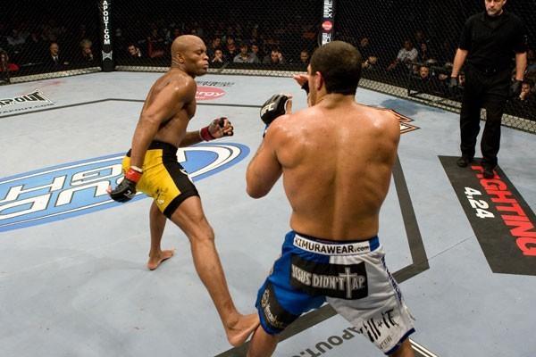 UFC 97 Anderson Silva vs Thales Leites