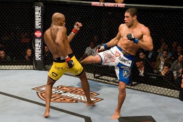 UFC 97 Anderson Silva vs Thales Leites