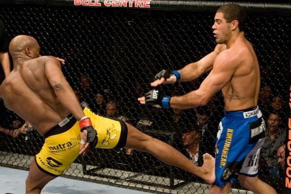 UFC 97 Anderson Silva vs Thales Leites