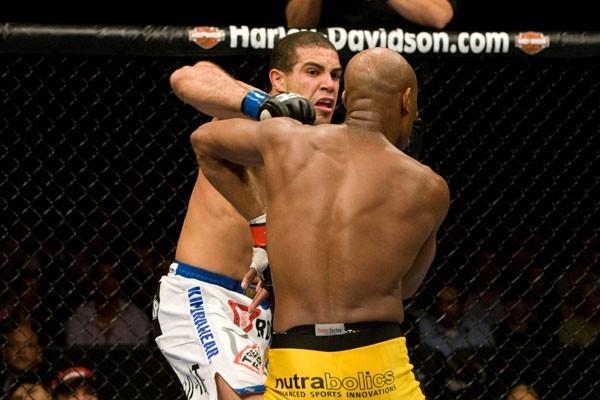 UFC 97 Anderson Silva vs Thales Leites