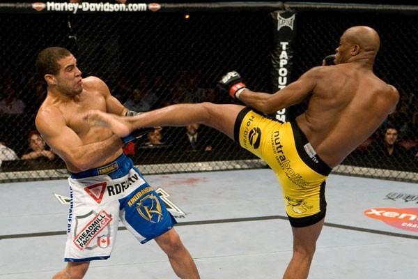 UFC 97 Anderson Silva vs Thales Leites