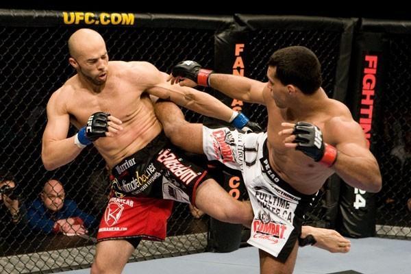 UFC 97 Eliot Marshall vs Vinny Magalhaes