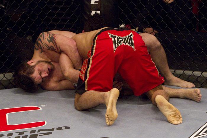tuf1105_bryant_vs_mccray_004