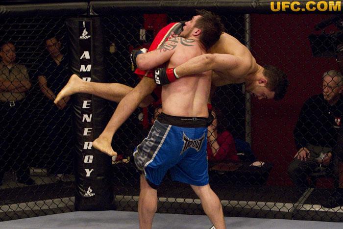 tuf1105_bryant_vs_mccray_005