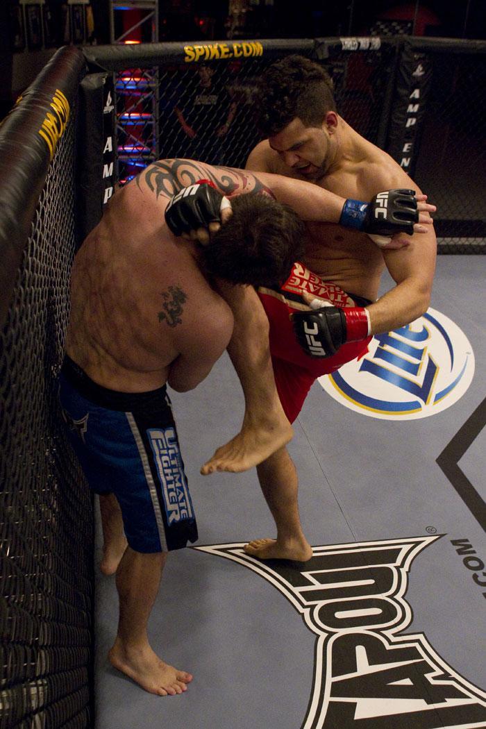 tuf1105_bryant_vs_mccray_012