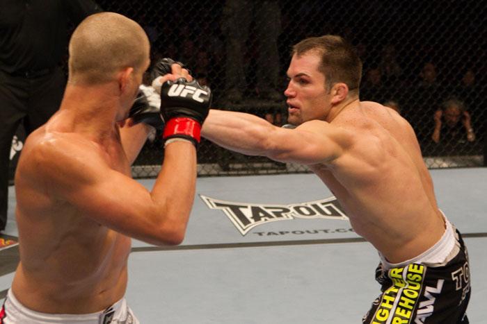 ufc115_01_pyle_vs_lennox_001