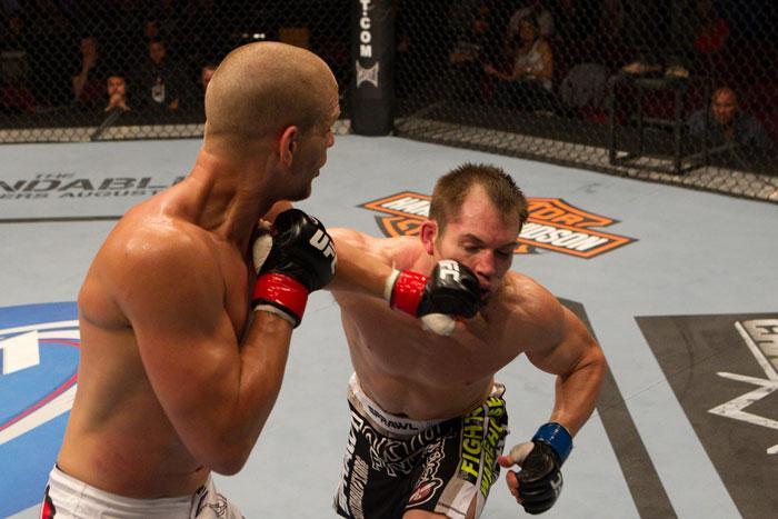 ufc115_01_pyle_vs_lennox_005