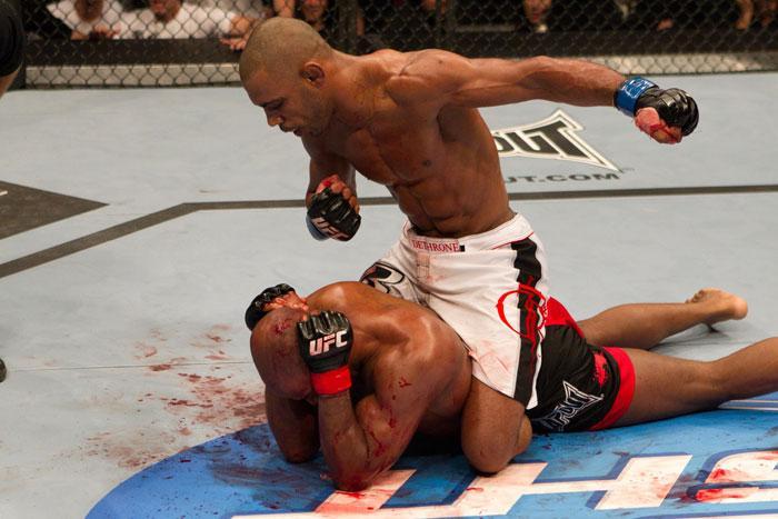 ufc115_04_miranda_vs_loiseau_005